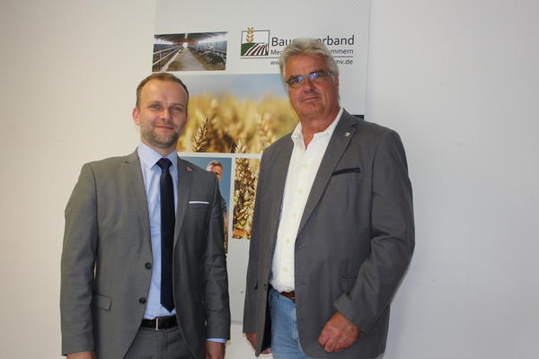 Oberbürgermeister der Stadt Neubrandenburg Silvio Witt und der Präsident des Bauernverband-MV Detlef Kurreck
