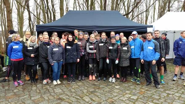 Ein Team der Stadtverwaltung lief heute am Ufer des Tollensesees beim traditionellen 5. Beh&ouml;rdenlauf.
