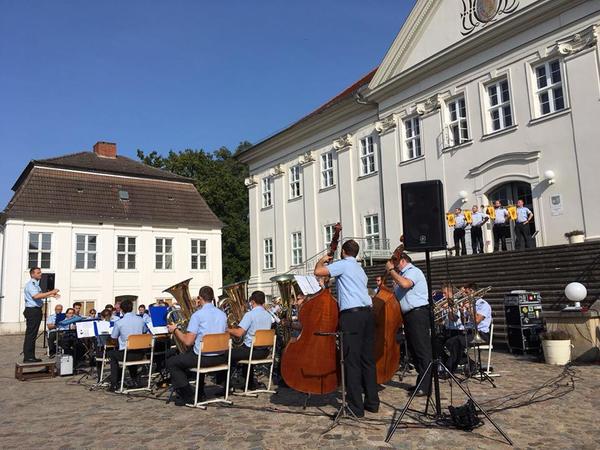 Das traditionelle Benefizkonzert des Heeresmusikkorps Neubrandenburg fand heute erneut in Hohenzieritz statt.