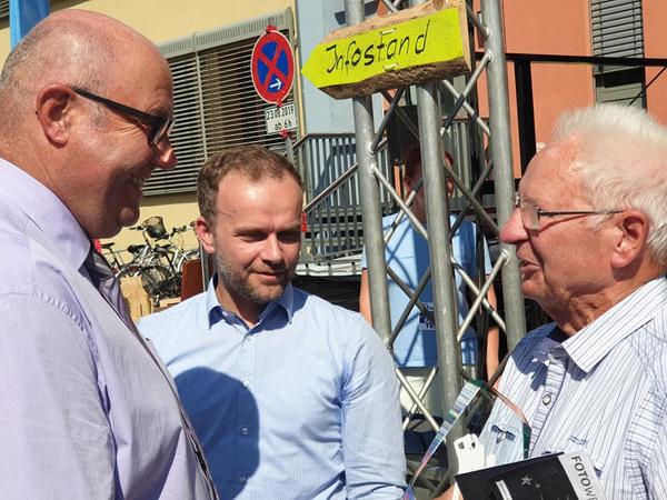 Der ASB und der Stadtteilkreis Südstadt haben ein buntes Fest organisiert. Stadtpräsident Dieter Stegemann und Oberbürgermeister Silvio Witt haben die Straßenfeier eröffnet.
