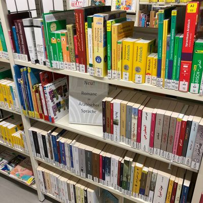 Mehrsprachiger Buchbestand in der Regionalbibliothek