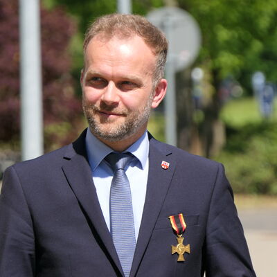 Verleihung Ehrenkreuz der Bundeswehr in Gold an Oberbürgermeister Silvio Witt