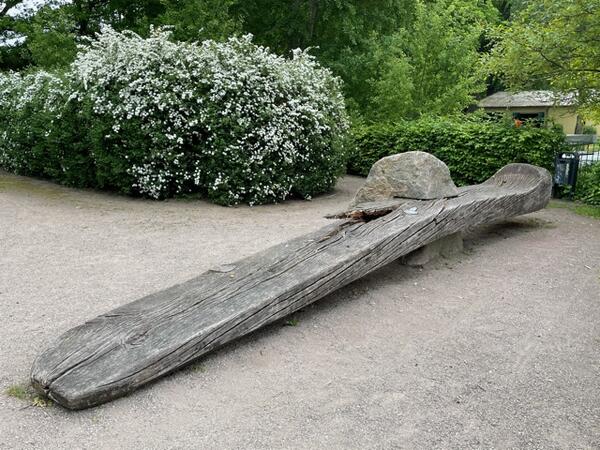 Vandalismus: &raquo;Lange Bank&laquo; im Kulturpark demoliert