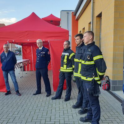 Freiwllige Feuerwehr erhält finanzielle Unterstützung von der Sparkassen-Stiftung