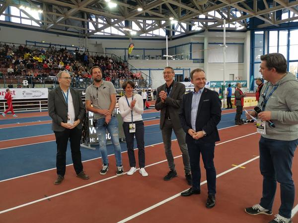 Mehr als 800 junge Sportlerinnen und Sportler sind zur Deutschen Leichtathletik-Hallenmeisterschaften der U20 mit Winterwurf im Jahnsportforum gemeldet.