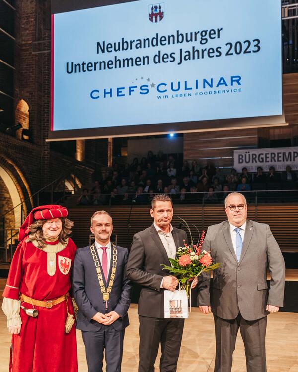 Auszeichnung Unternehmen des Jahres 2023 im Rahmen des Bürgerempfang 2024 in der Konzertkirche Neubrandenburg