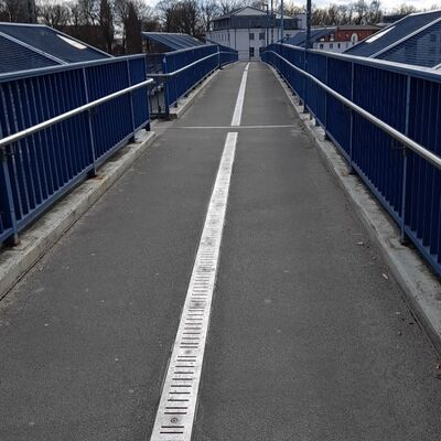 Fu�g�ngerbr�cke am Bahnhof