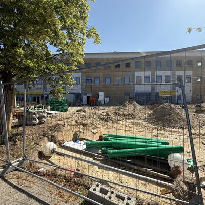 Der k&uuml;nftige Schulhof wird sichtbar